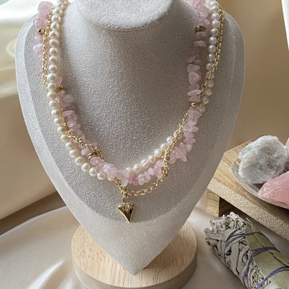 Perler, rosenkvarts, gullbelagt kjede
